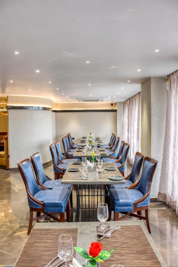 Aura Rooms Dehradun Exteriör bild