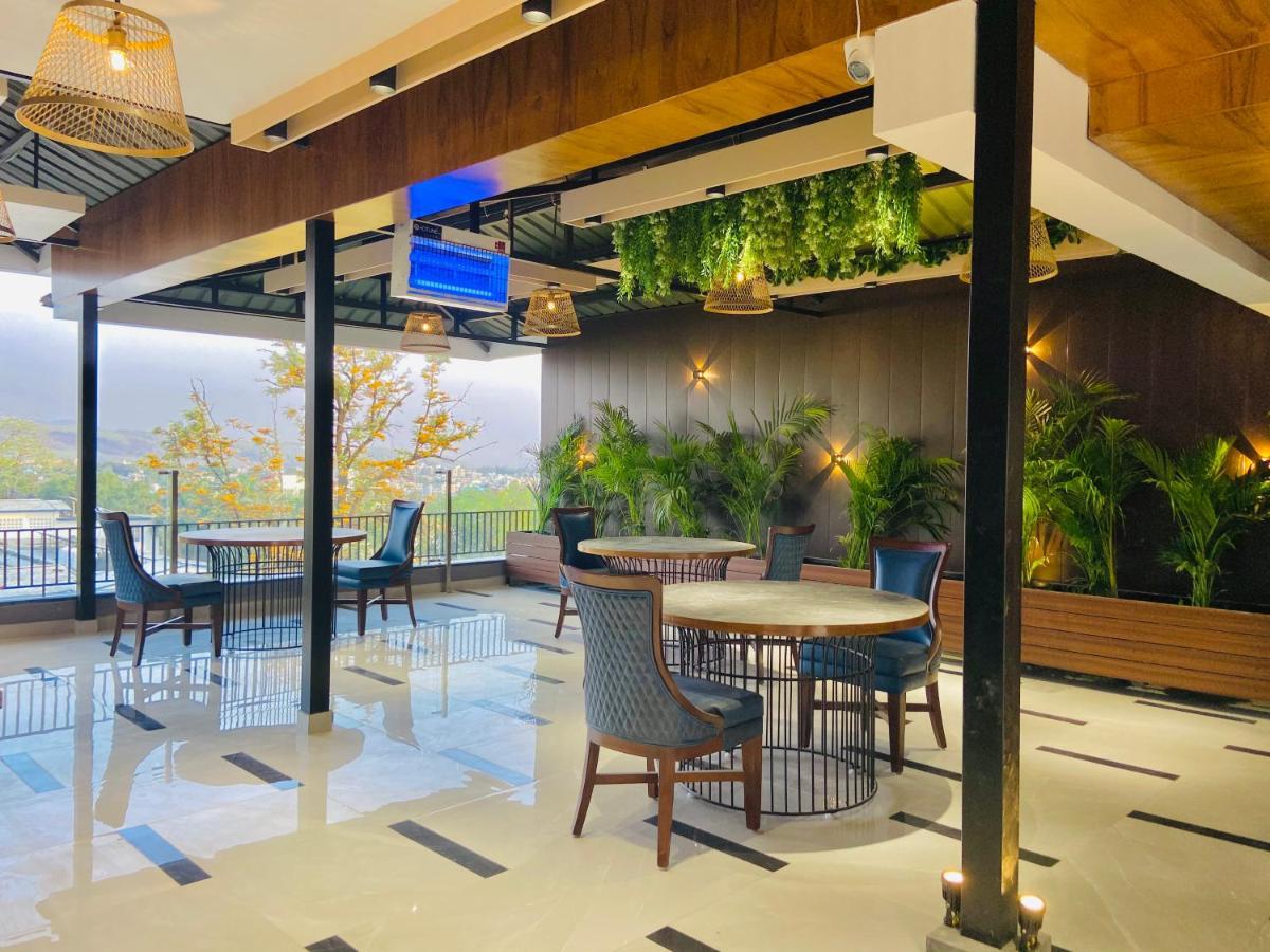 Aura Rooms Dehradun Exteriör bild