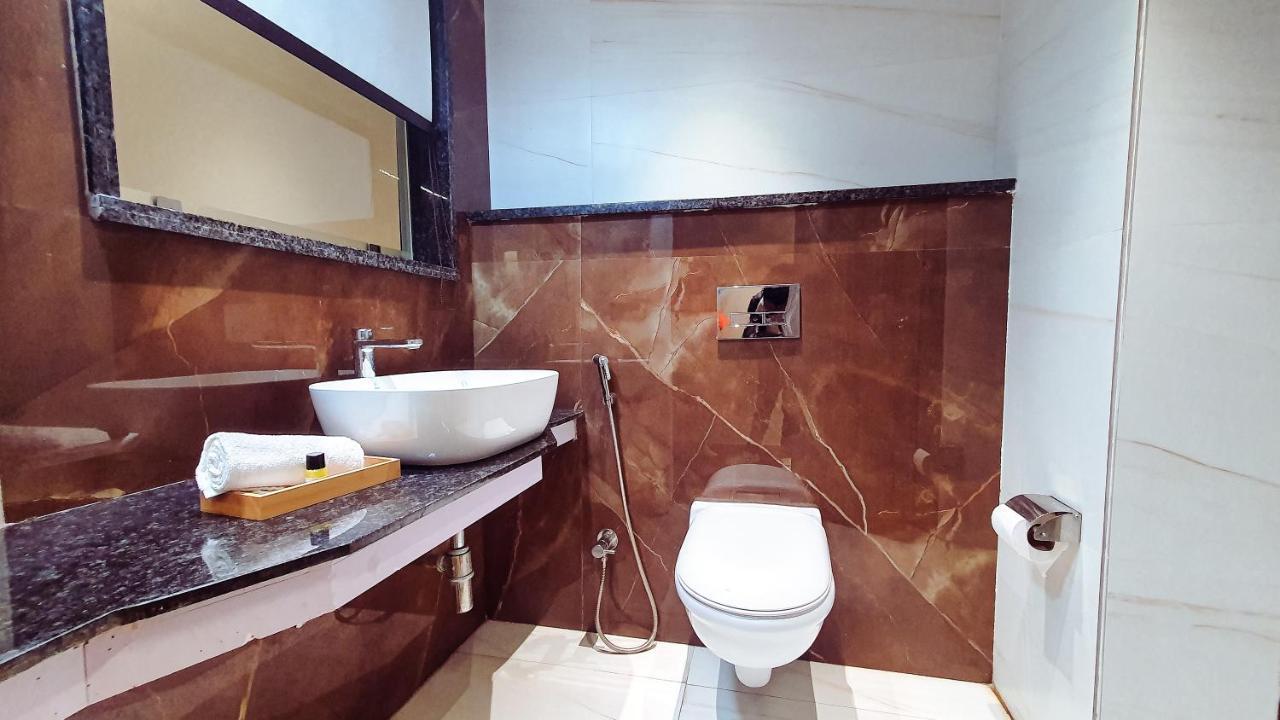 Aura Rooms Dehradun Exteriör bild