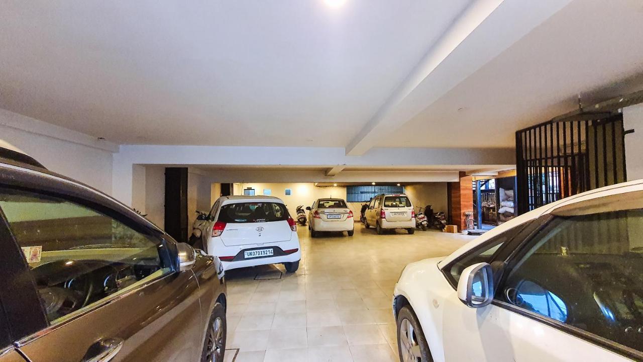 Aura Rooms Dehradun Exteriör bild