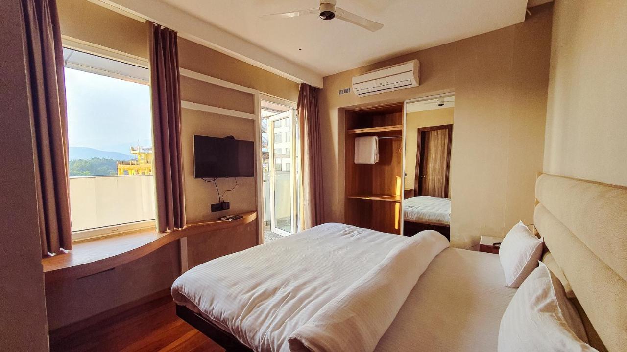 Aura Rooms Dehradun Exteriör bild