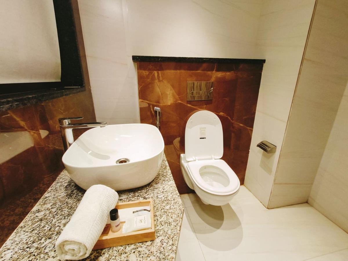 Aura Rooms Dehradun Exteriör bild