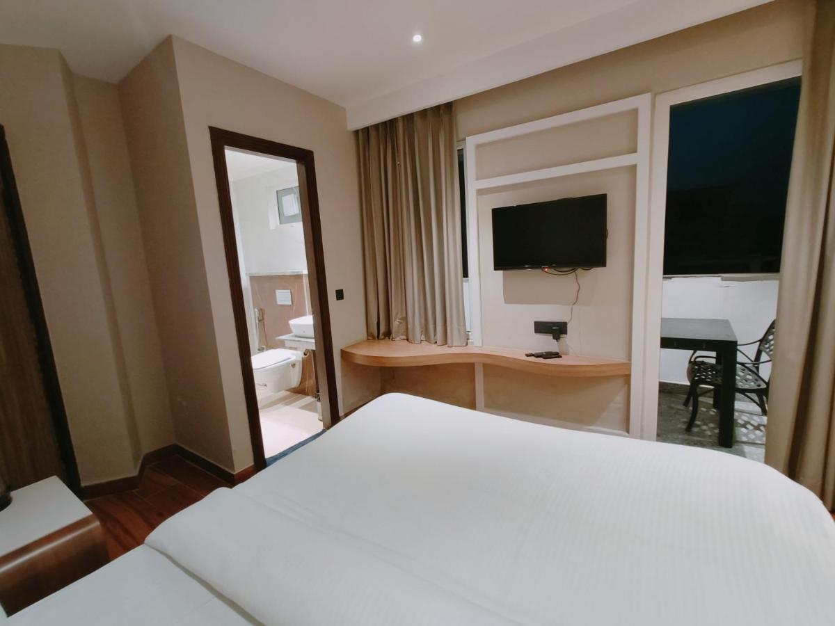 Aura Rooms Dehradun Exteriör bild